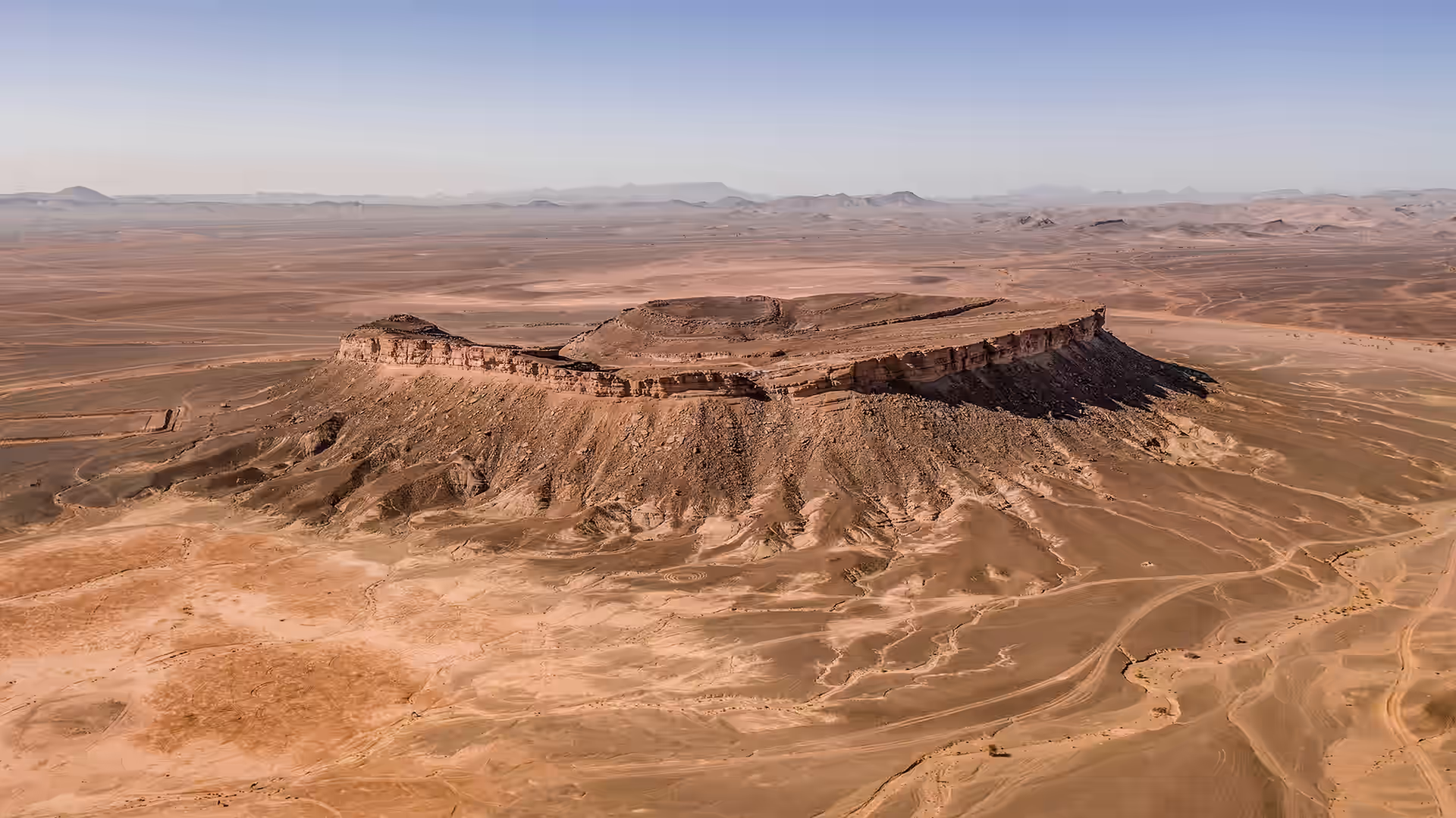 Formación rocosa de Gara Medouar (Jebel Mudawwar) cerca de Rissani